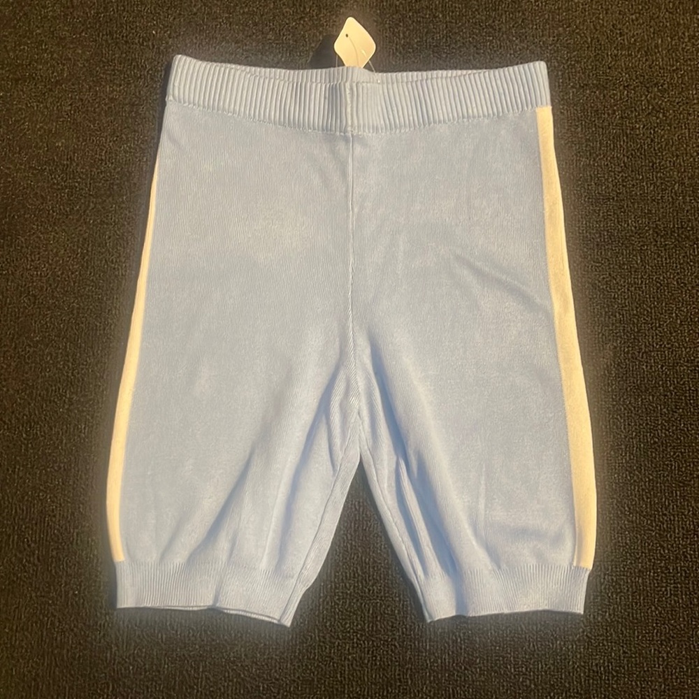 Short Set - Picture 2 of 2